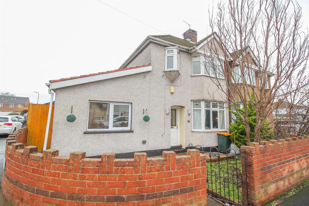 Thompson Avenue, Newport 3 bed semidetached house £250,000