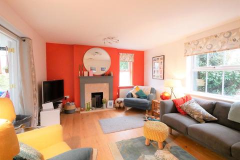 84 Cae Canol, Penarth, CF64 3RL
