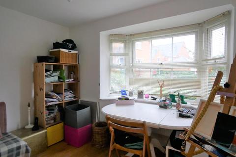 84 Cae Canol, Penarth, CF64 3RL