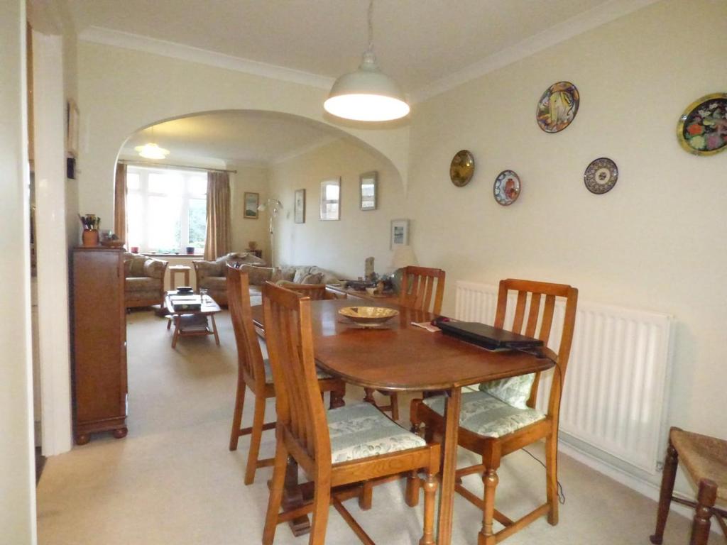 Drayton Avenue, StratfordUponAvon 3 bed semidetached house £299,950