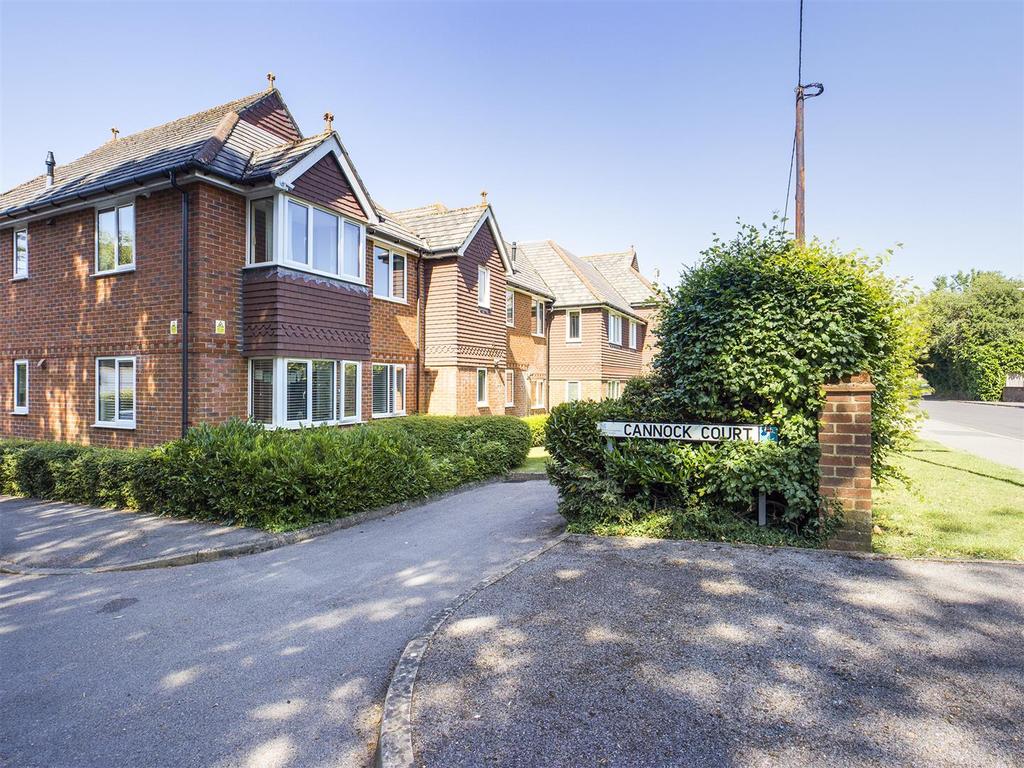 Cannock Court, Old Worting Road, Basingstoke 2 bed flat £200,000