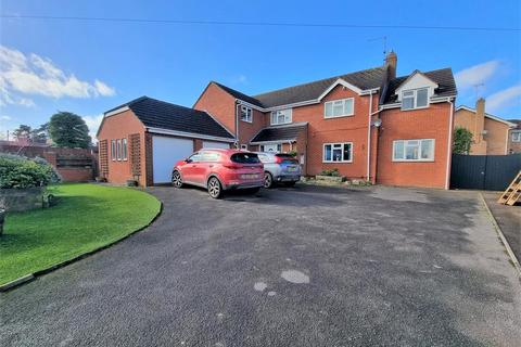The Beeches North Road, Huntley, Gloucester, GL19 3DU