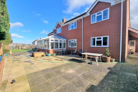 The Beeches North Road, Huntley, Gloucester, GL19 3DU