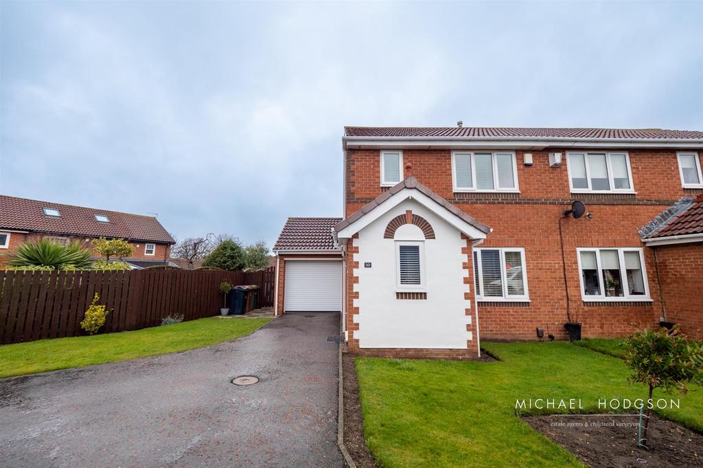 Aylesbury Drive, The Downs, Sunderland 3 bed semidetached house £205,000