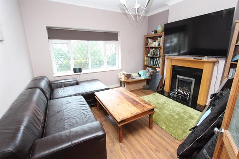5a Warren Road, Chingford, London, E4 6QR
