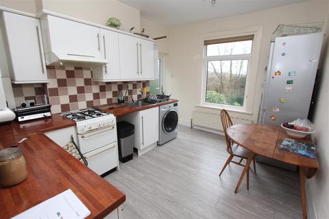 5a Warren Road, Chingford, London, E4 6QR