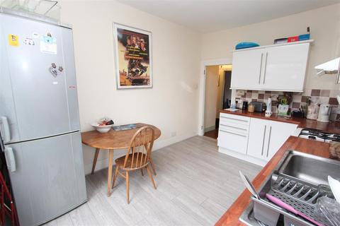 5a Warren Road, Chingford, London, E4 6QR