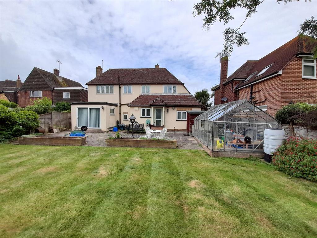 Rear garden 1.jpg