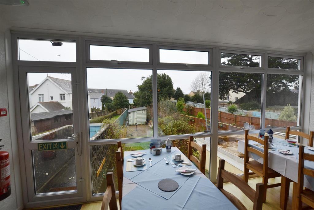 Dining room.jpg