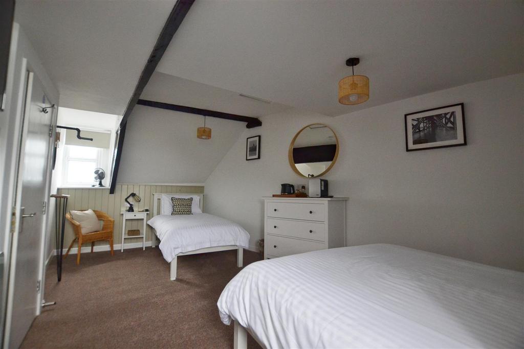 Bed 7 (2).jpg