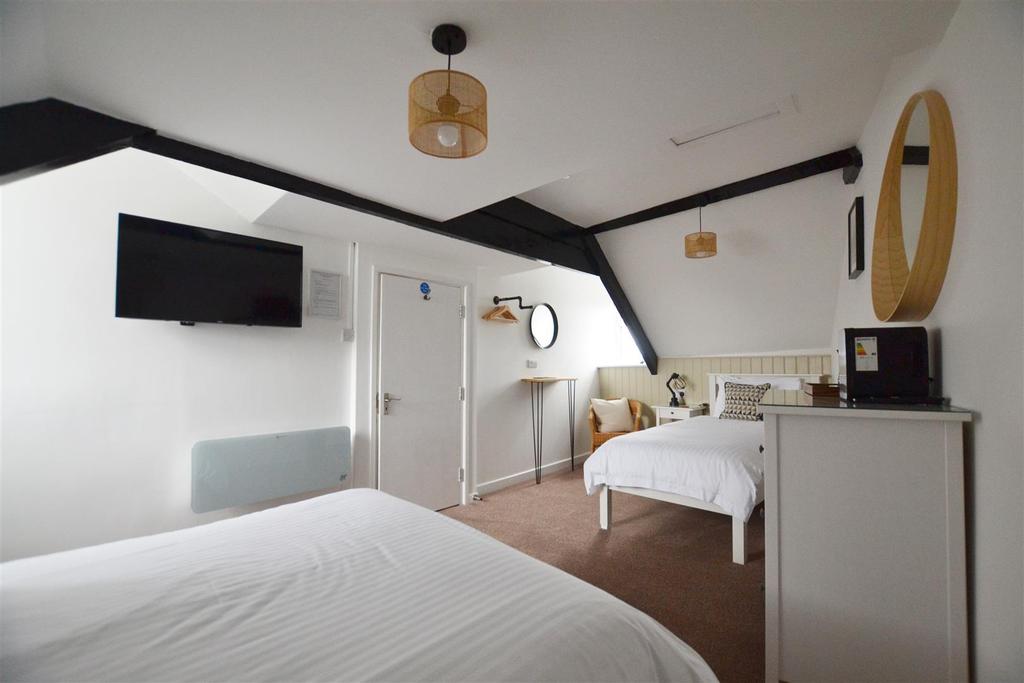 Bed 7 (1).jpg