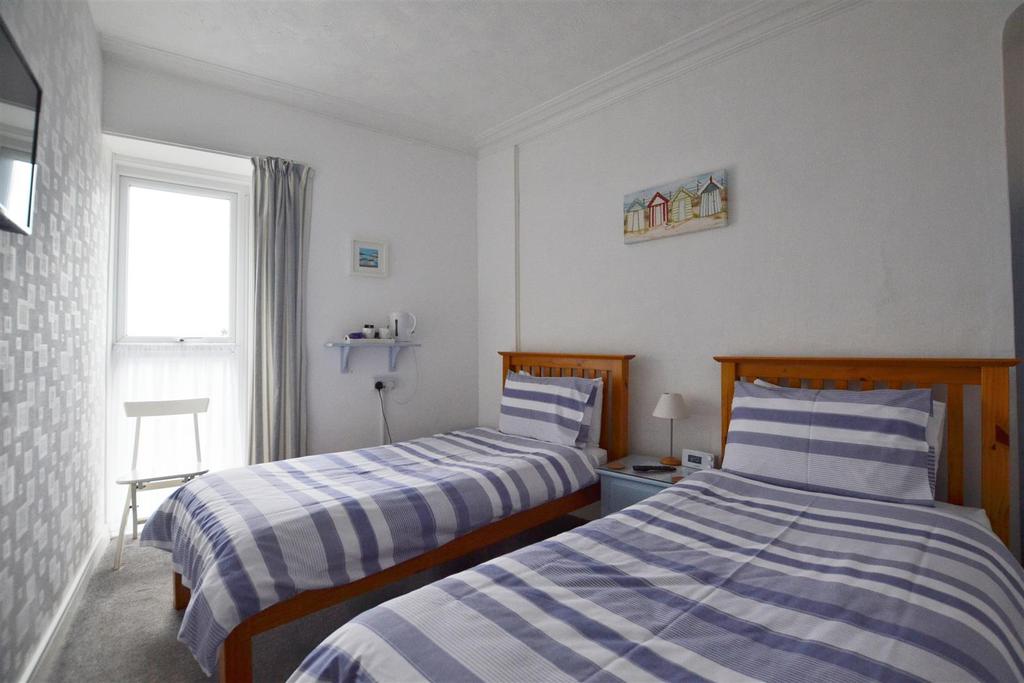 Bed 2 (1).jpg