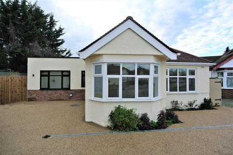 4 bedroom detached bungalow for sale - Burleigh Gardens, Ashford