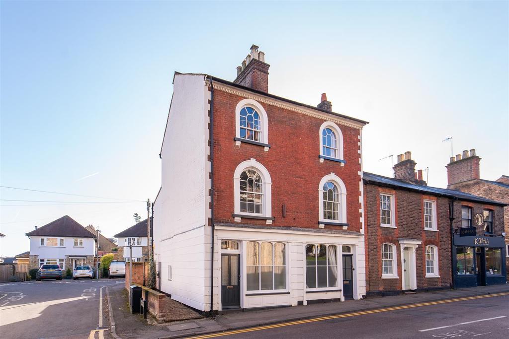 Castle Street, Berkhamsted 3 bed semidetached house £695,000