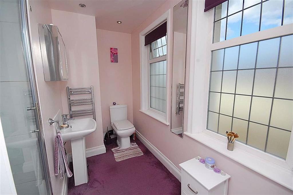 En Suite Shower Room