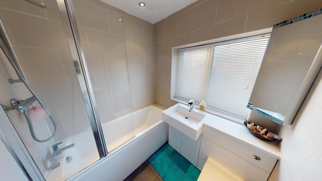 Smith Avenue Bathroom