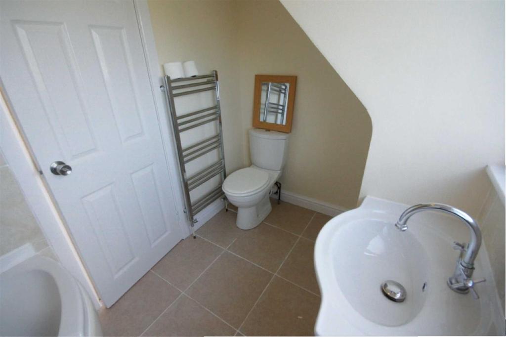 Windermere Drive Bathroom