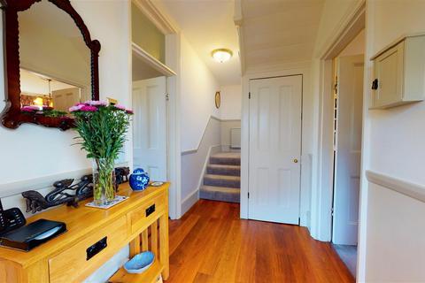44 Blackacre Road, Theydon Bois, Epping, CM16 7LU
