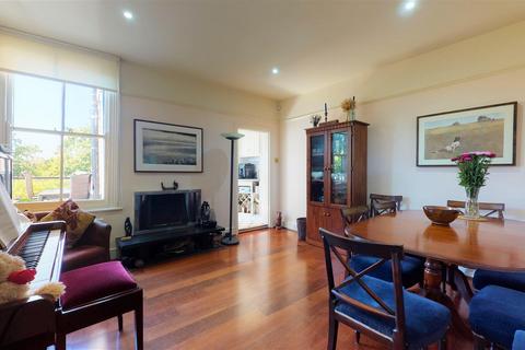 44 Blackacre Road, Theydon Bois, Epping, CM16 7LU
