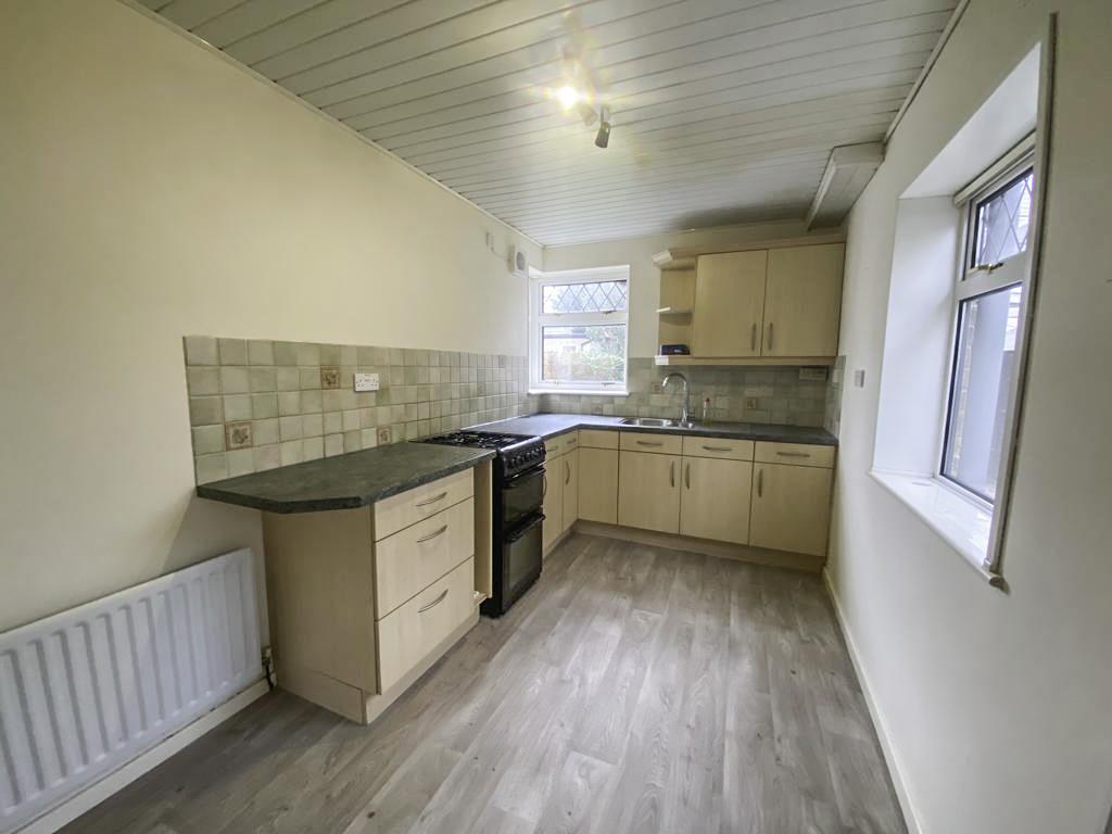 Ivybridge Road, Styvechale, Coventry, West Midlands,CV3 5PF 3 bed semi