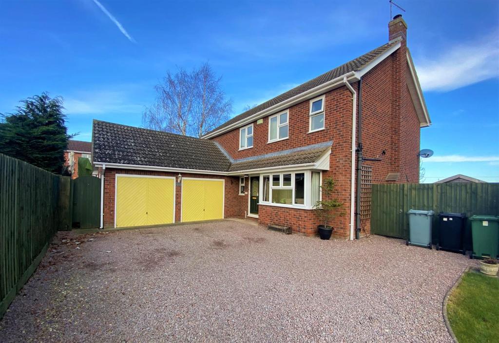 Stephenson Way, Bourne 4 bed detached house £475,000