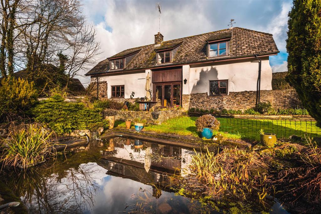 Lower Chichacott Barn, Okehampton 2 bed barn conversion £550,000