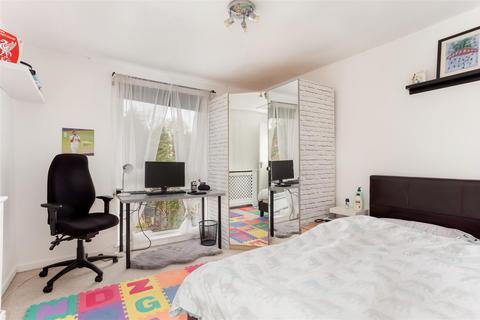 17 Cavendish Meads, Sunninghill, Ascot, SL5 9TB