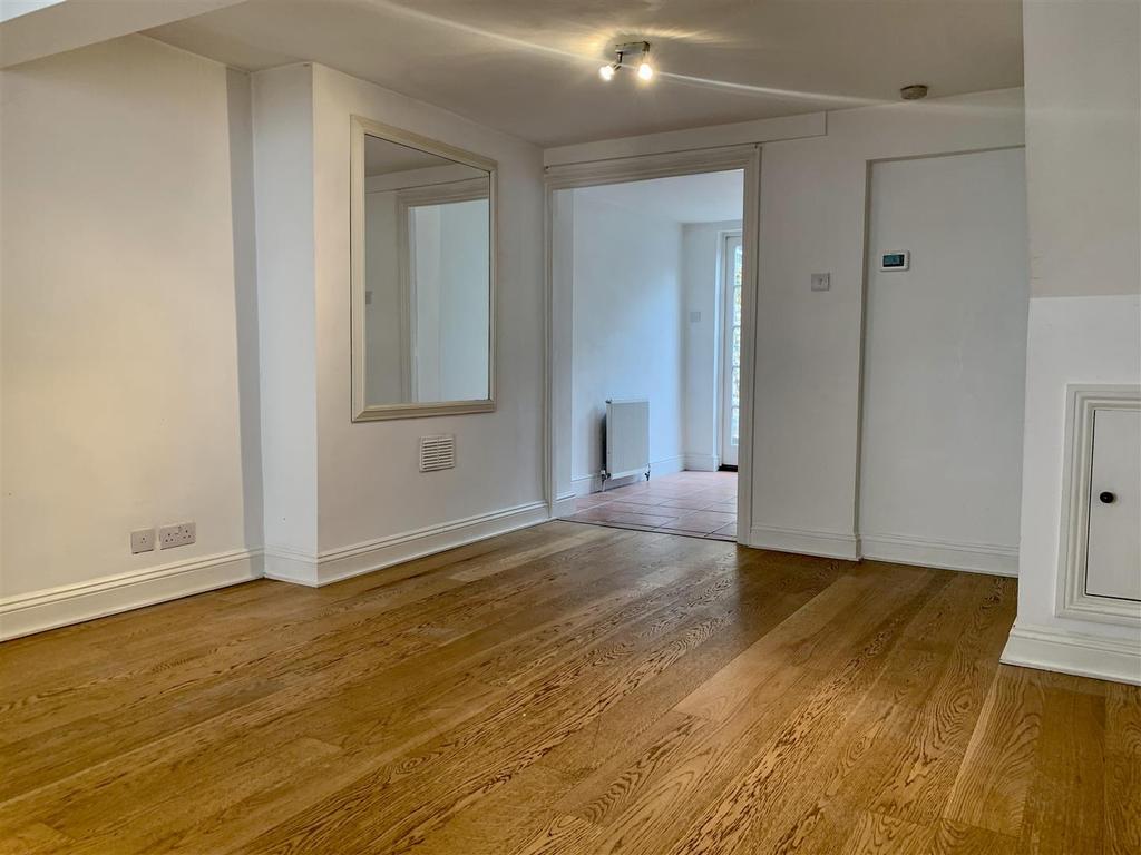 Crown Street, Brighton, East Sussex 2 bed house £1,595 pcm (£368 pw)