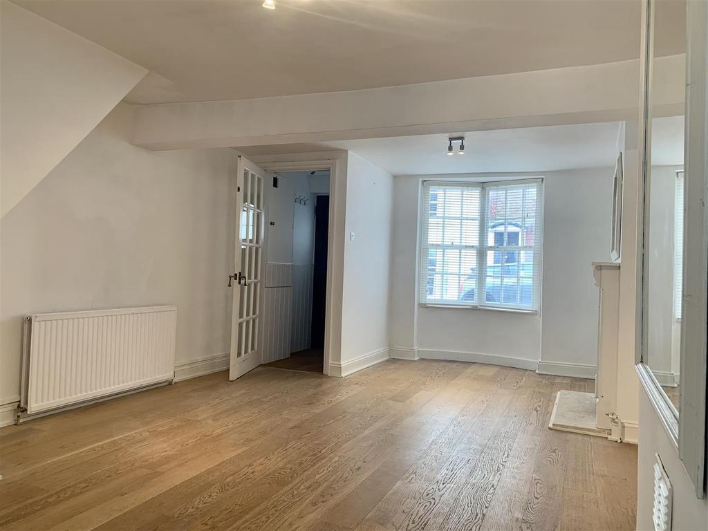 Crown Street, Brighton, East Sussex 2 bed house £1,595 pcm (£368 pw)