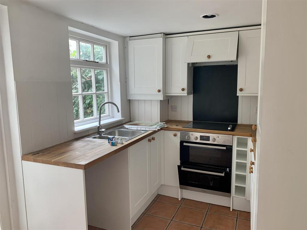 Crown Street, Brighton, East Sussex 2 bed house £1,595 pcm (£368 pw)