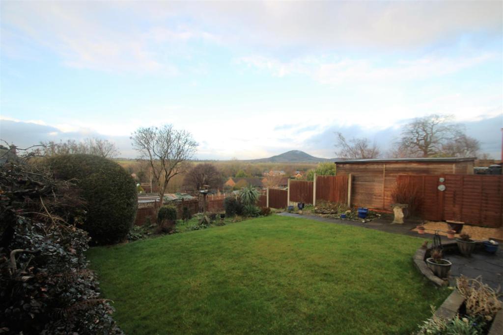 Severn Way, Cressage, Shrewsbury 3 bed detached house £300,000