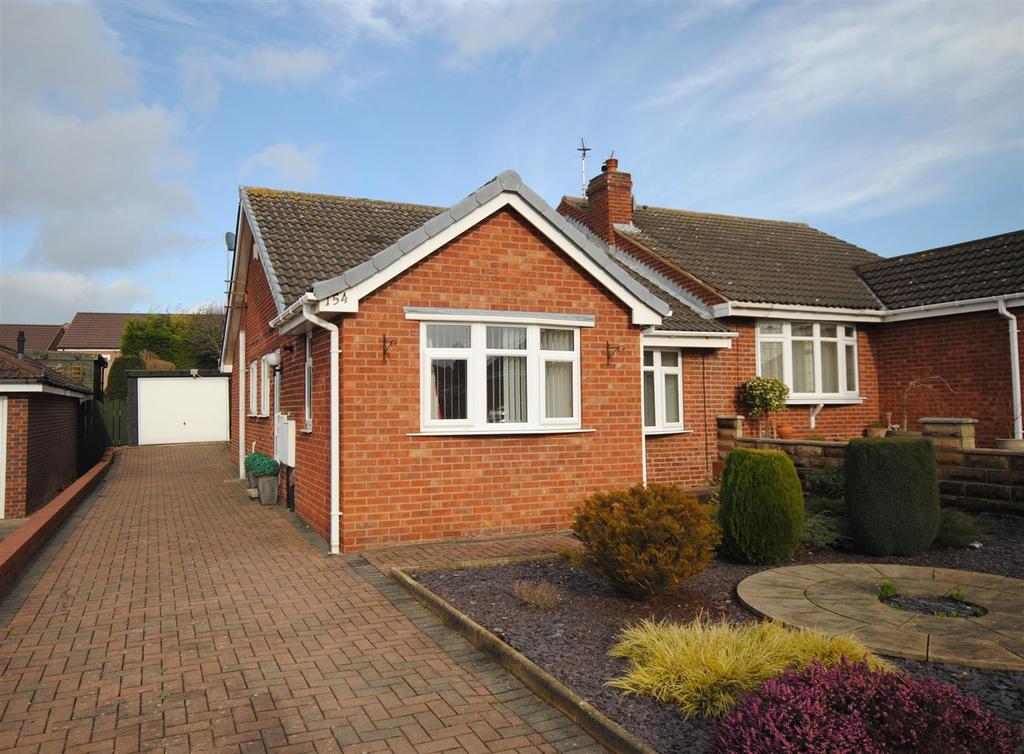 Sandgate Drive, Kippax, Leeds 2 bed semidetached bungalow £220,000