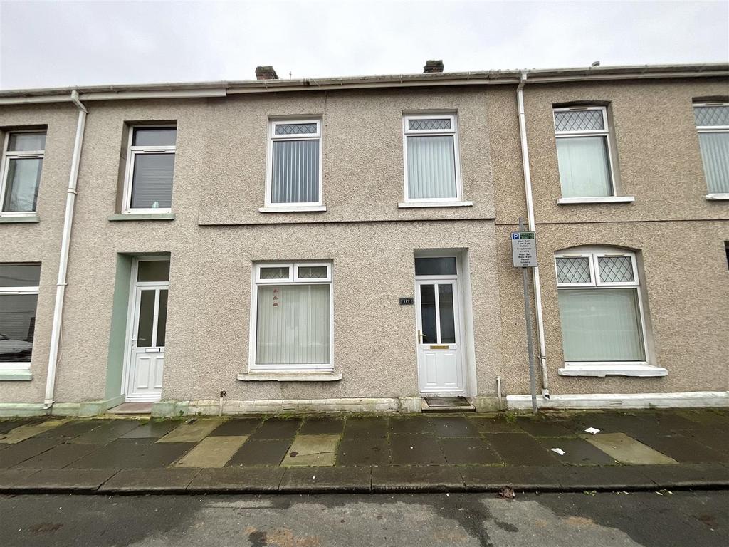 Old Castle Road, Llanelli 4 bed terraced house £152,500