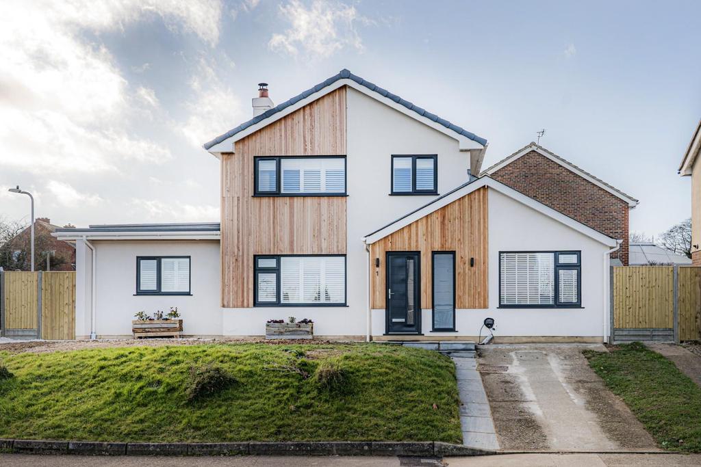 Patterson Close, Deal 4 bed detached house £550,000