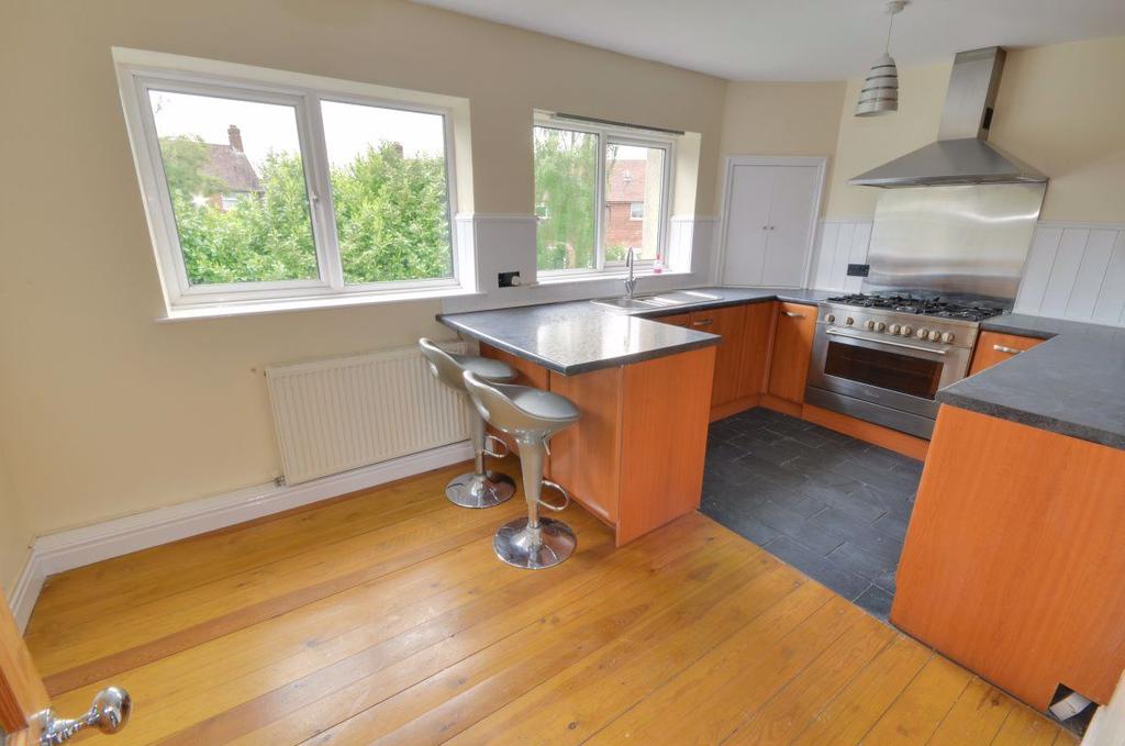 Springfield Road, Sherburn In Elmet, LS25 2 bed apartment £550 pcm (£