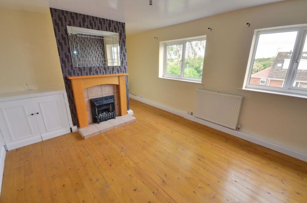 Springfield Road, Sherburn In Elmet, LS25 2 bed apartment £550 pcm (£