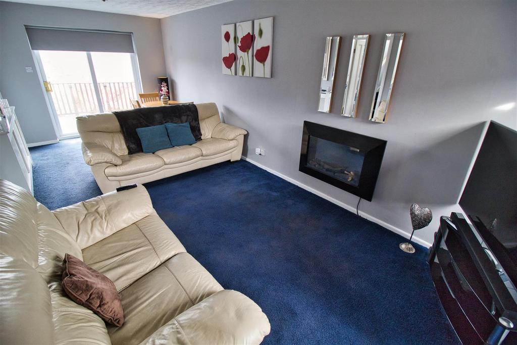 Mulberry Rise, Northwich 3 bed detached house £240,000