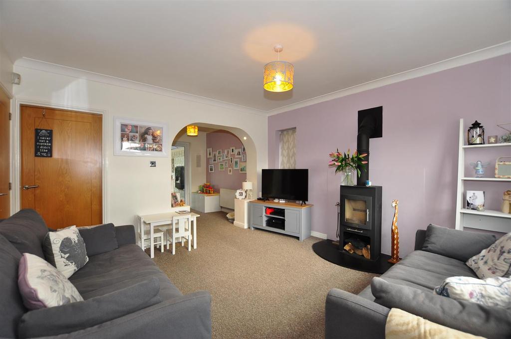 High Haden Road, Cradley Heath 4 bed detached house £385,000