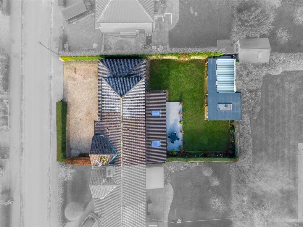 7 Middlecave Drive - Drone-1.jpg