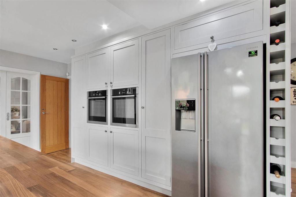Open plan living area/kitchen
