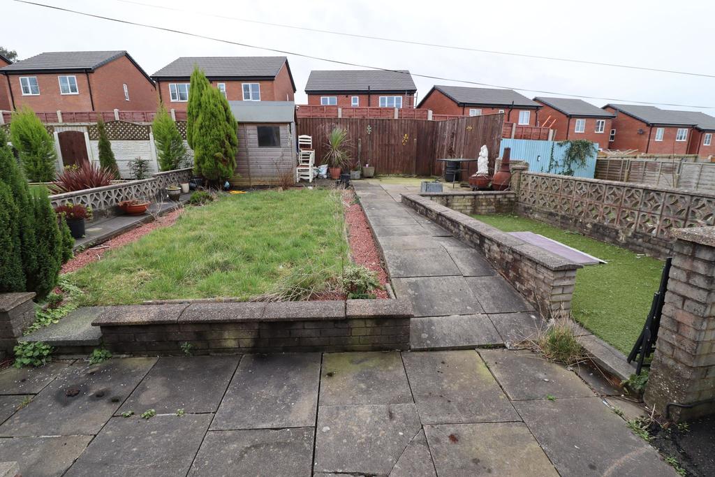 Haslingden Road, Blackburn, BB2 2 bed semidetached bungalow £135,000