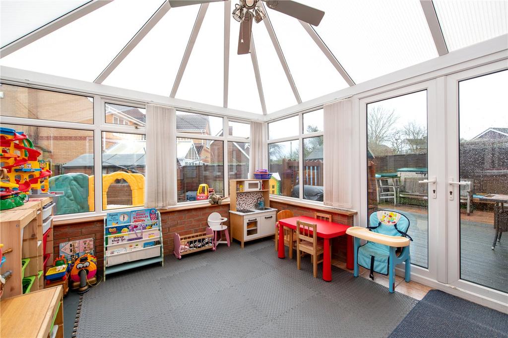 Lomax Drive, Sleaford, NG34 4 bed detached house £270,000