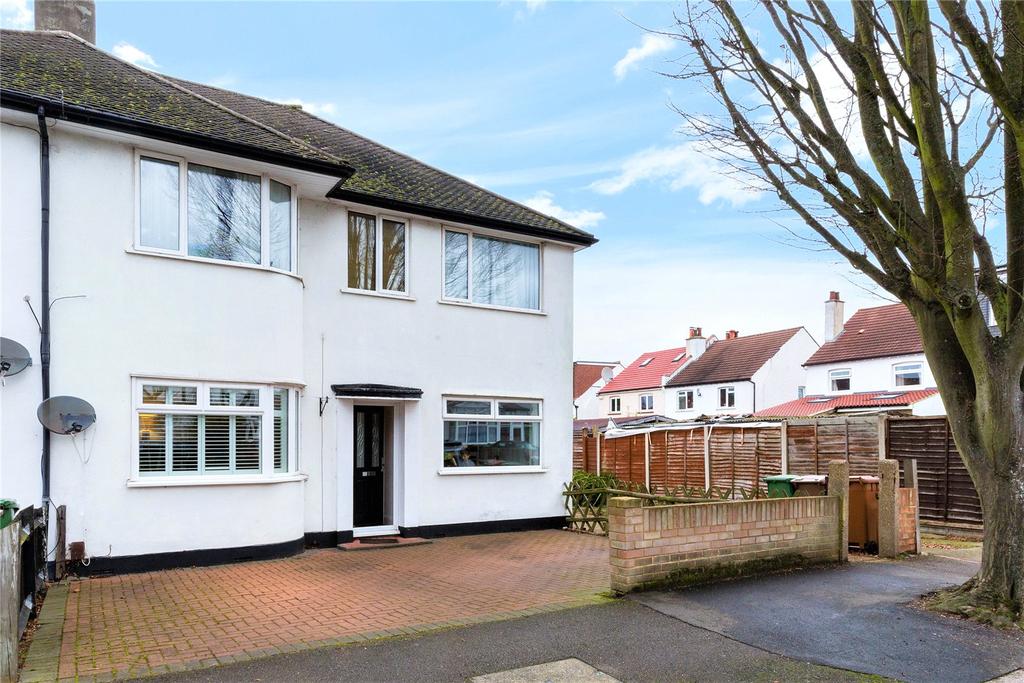 Bute Gardens West, Wallington, SM6 2 bed £350,000