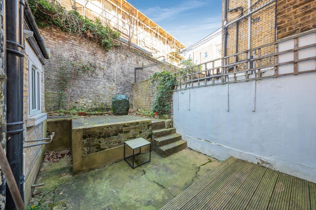 Victoria Road, Kilburn, London, NW6 1 bed apartment £400,000
