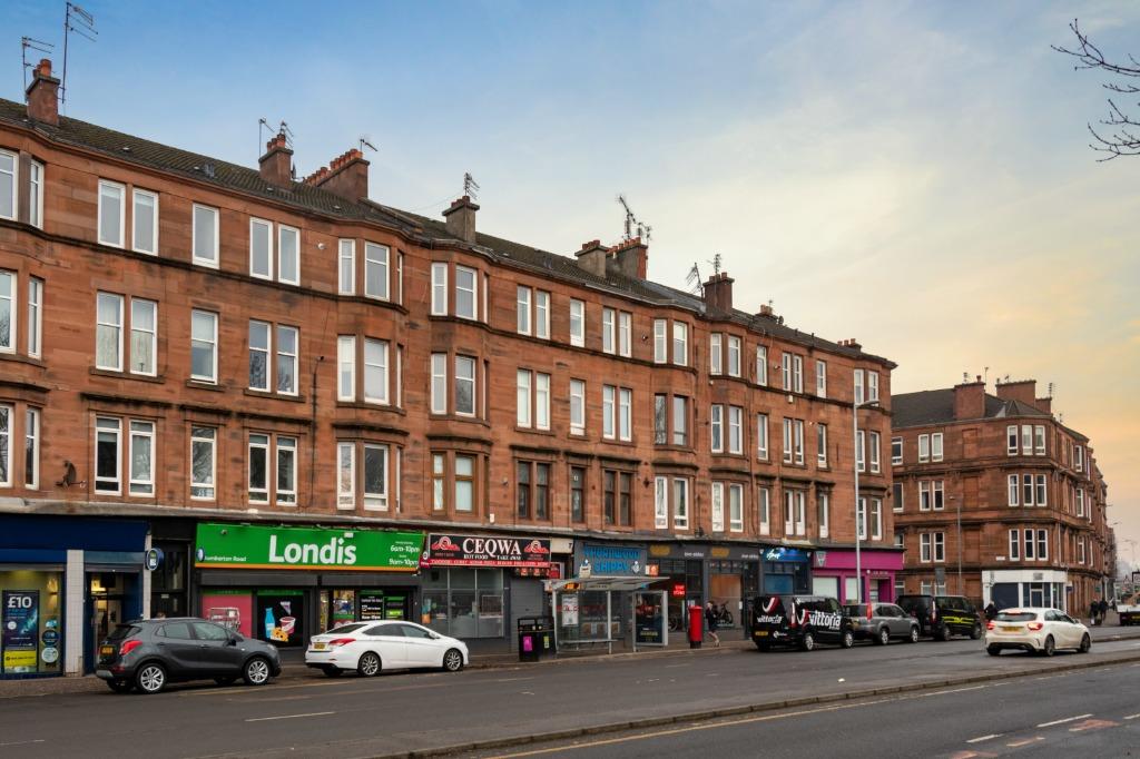 Dumbarton Road, Flat 2/3, Thornwood, Glasgow, G11 6RB 1 bed flat - £89,000