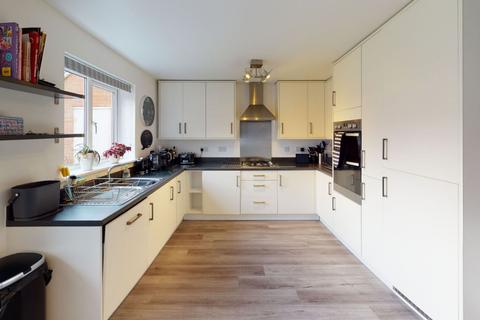 15 Wildacre Drive, Northampton, NN3 9GB