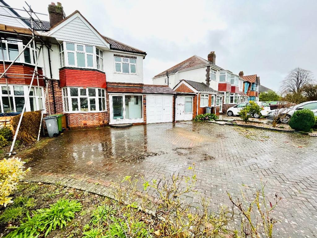 Reservoir Road, Solihull 3 bed semidetached house £400,000