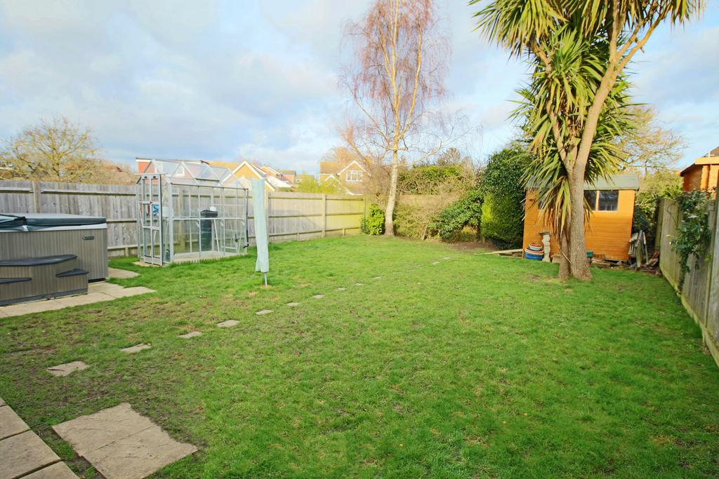 Dale Avenue, Hassocks, West Sussex... 4 bed chalet £599,950