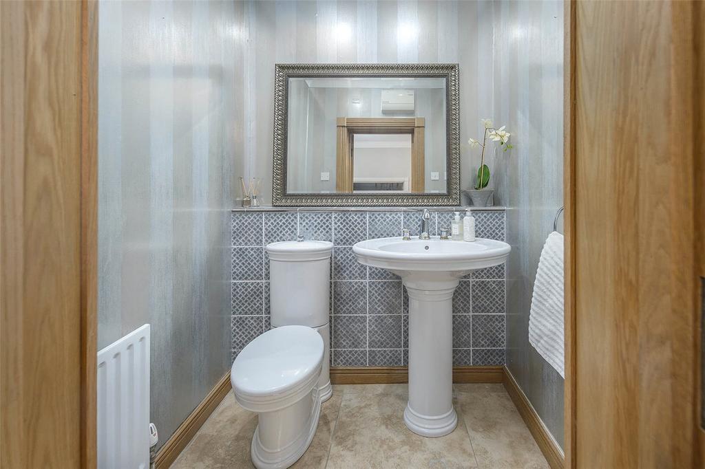 Entrance Cloakroom