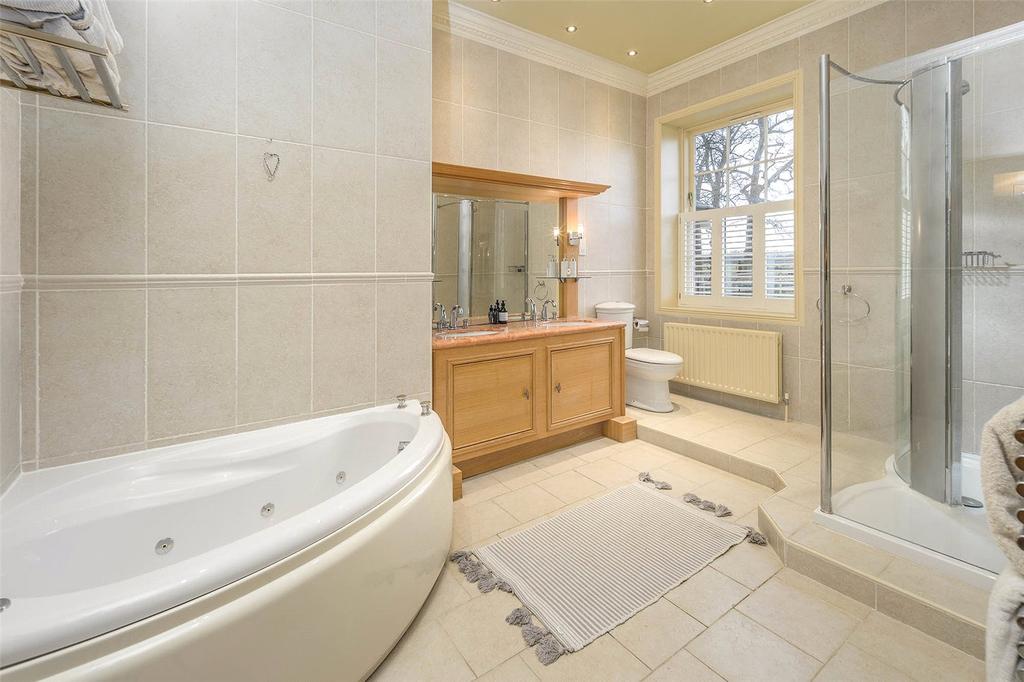 Master En-Suite